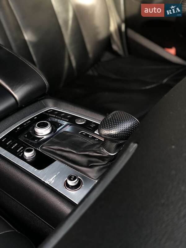 Позашляховик / Кросовер Audi Q7 2015 в Львові