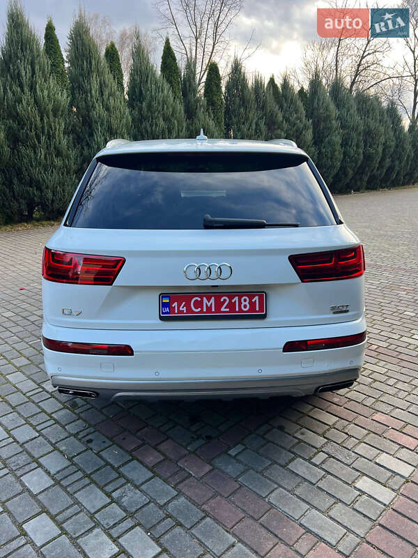 Позашляховик / Кросовер Audi Q7 2016 в Львові