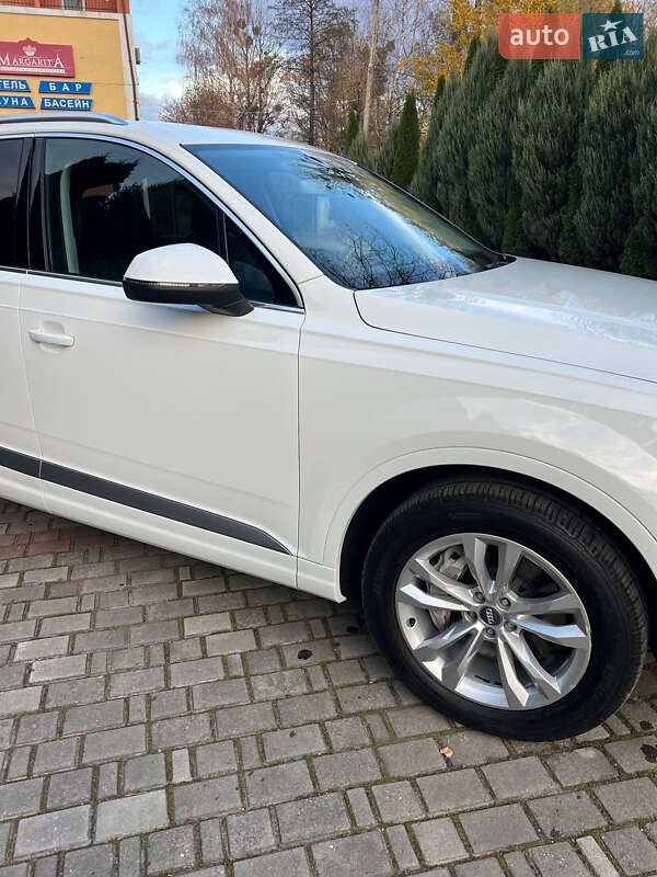 Позашляховик / Кросовер Audi Q7 2016 в Львові
