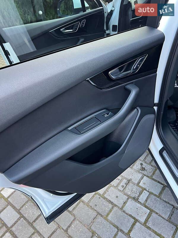 Позашляховик / Кросовер Audi Q7 2016 в Львові