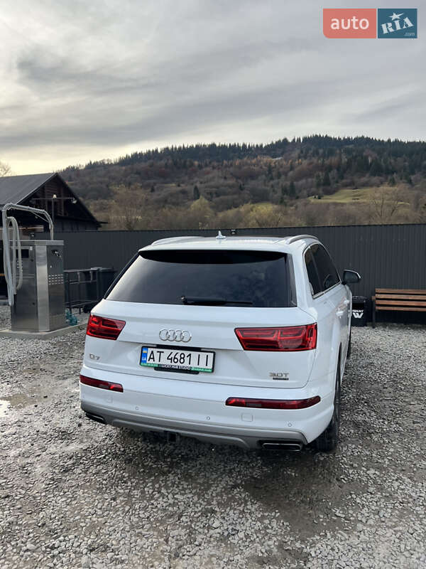 Внедорожник / Кроссовер Audi Q7 2017 в Рахове