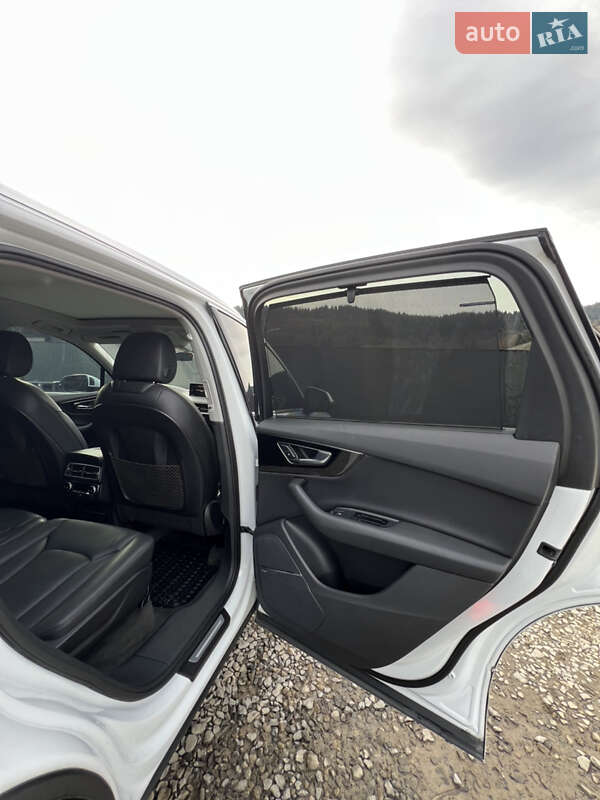 Внедорожник / Кроссовер Audi Q7 2017 в Рахове