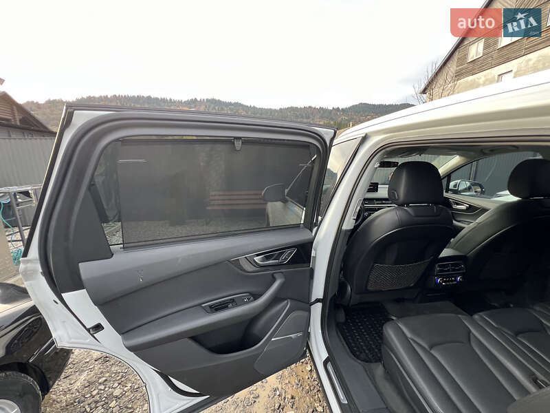 Внедорожник / Кроссовер Audi Q7 2017 в Рахове