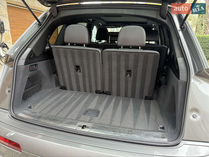 Позашляховик / Кросовер Audi Q7 2017 в Львові фото 26 Позашляховик / Кросовер Audi Q7 2017 в Львові