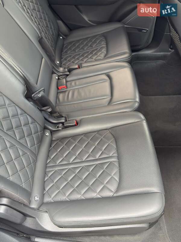 Позашляховик / Кросовер Audi Q7 2020 в Одесі