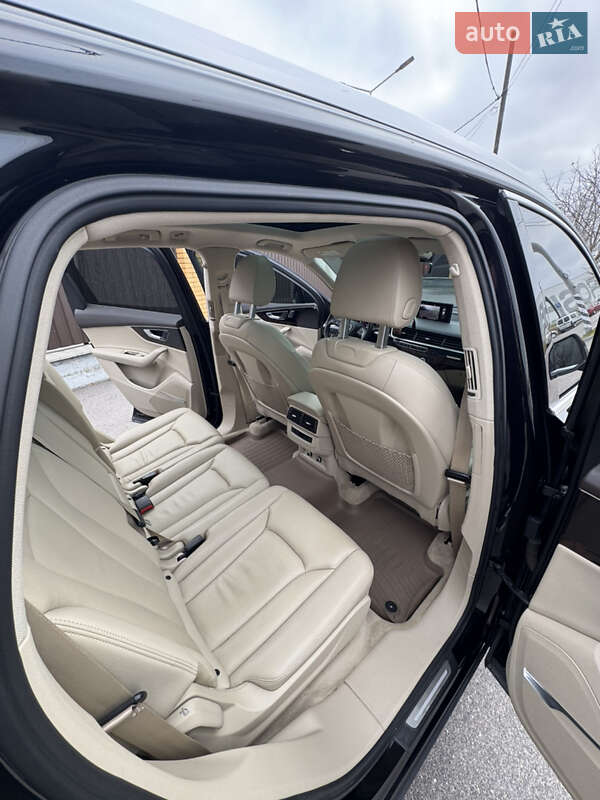 Позашляховик / Кросовер Audi Q7 2018 в Вінниці