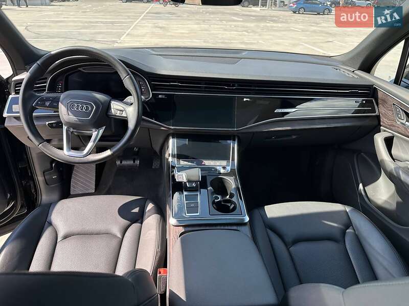 Позашляховик / Кросовер Audi Q7 2019 в Києві
