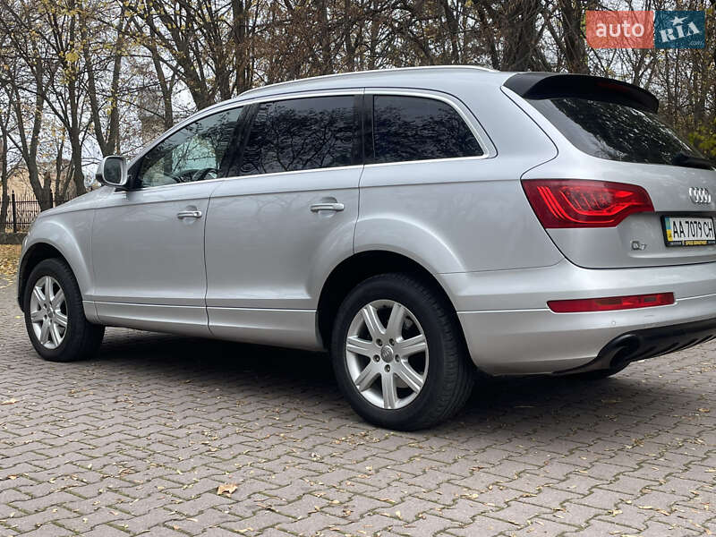 Позашляховик / Кросовер Audi Q7 2009 в Миргороді