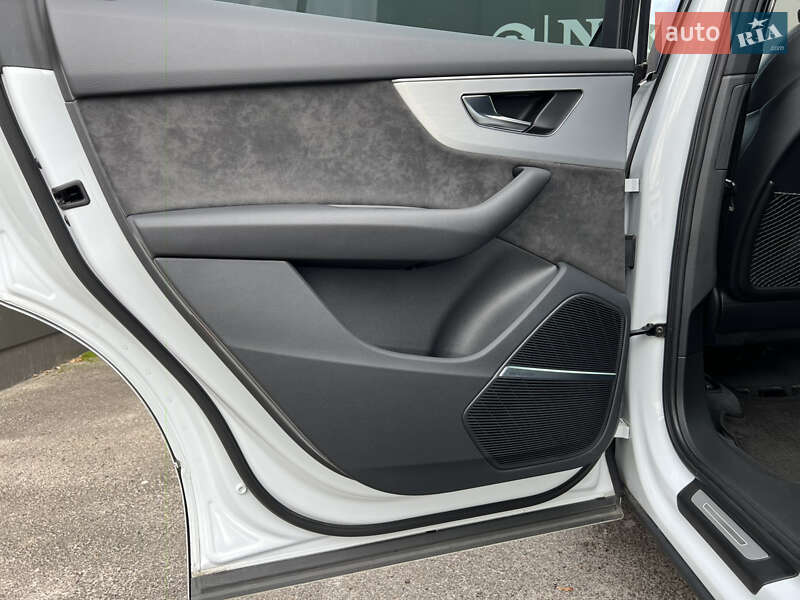 Позашляховик / Кросовер Audi Q7 2022 в Львові