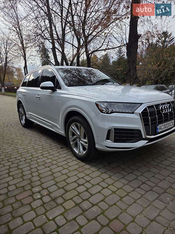 Позашляховик / Кросовер Audi Q7 2021 в Луцьку