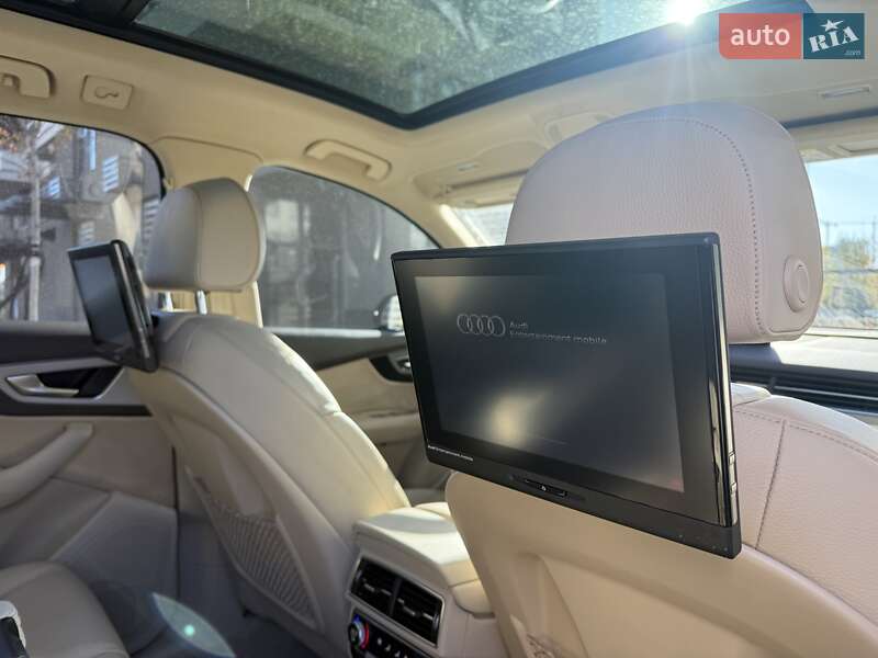 Внедорожник / Кроссовер Audi Q7 2016 в Киеве