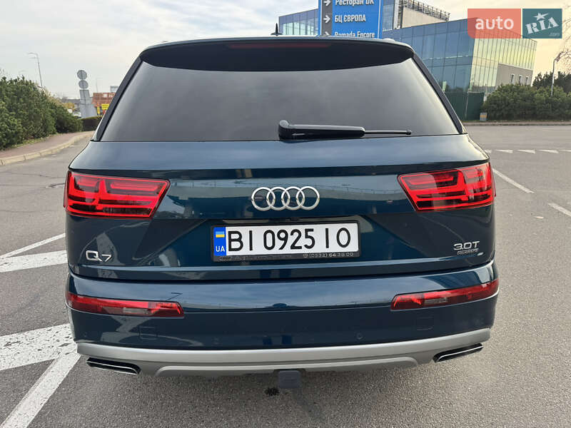 Позашляховик / Кросовер Audi Q7 2018 в Києві