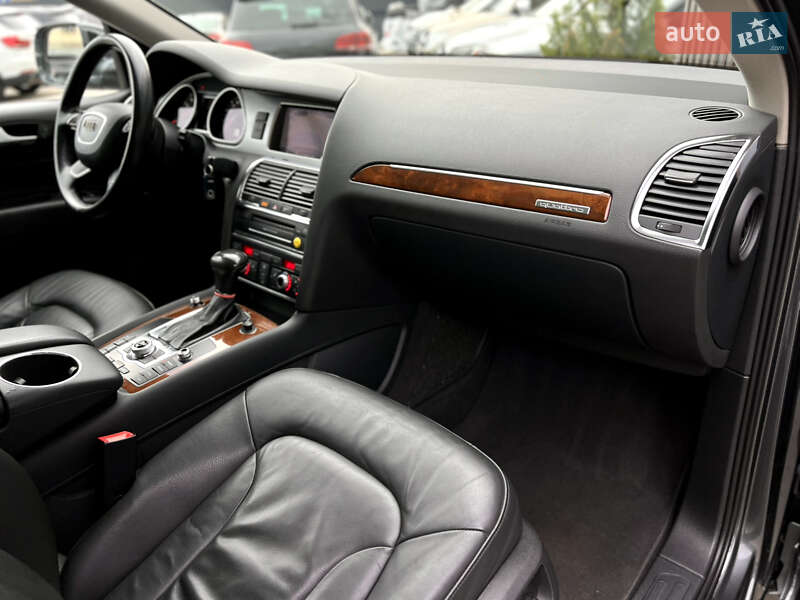 Позашляховик / Кросовер Audi Q7 2013 в Одесі