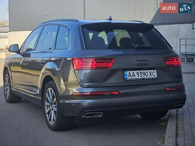 Внедорожник / Кроссовер Audi Q7 2019 в Киеве