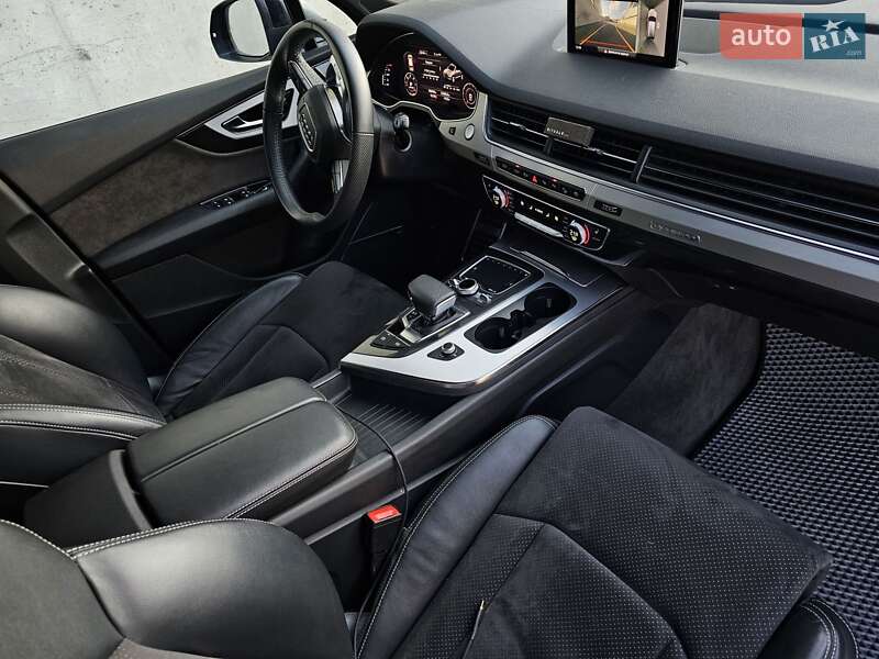 Внедорожник / Кроссовер Audi Q7 2019 в Киеве