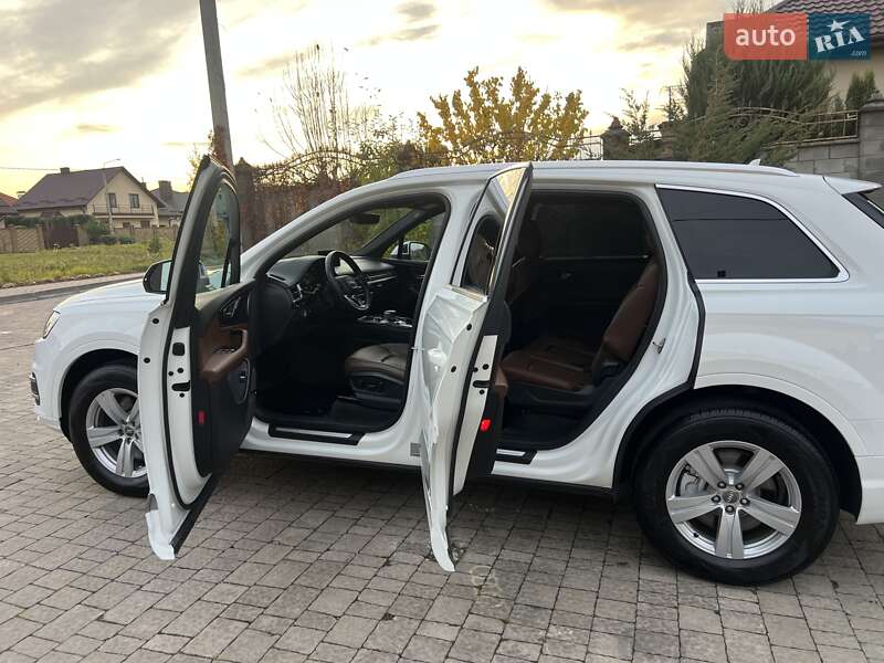 Внедорожник / Кроссовер Audi Q7 2017 в Ровно фото 16 Внедорожник / Кроссовер Audi Q7 2017 в Ровно