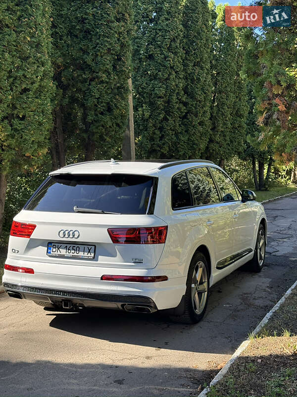 Внедорожник / Кроссовер Audi Q7 2017 в Ровно фото 4 Внедорожник / Кроссовер Audi Q7 2017 в Ровно