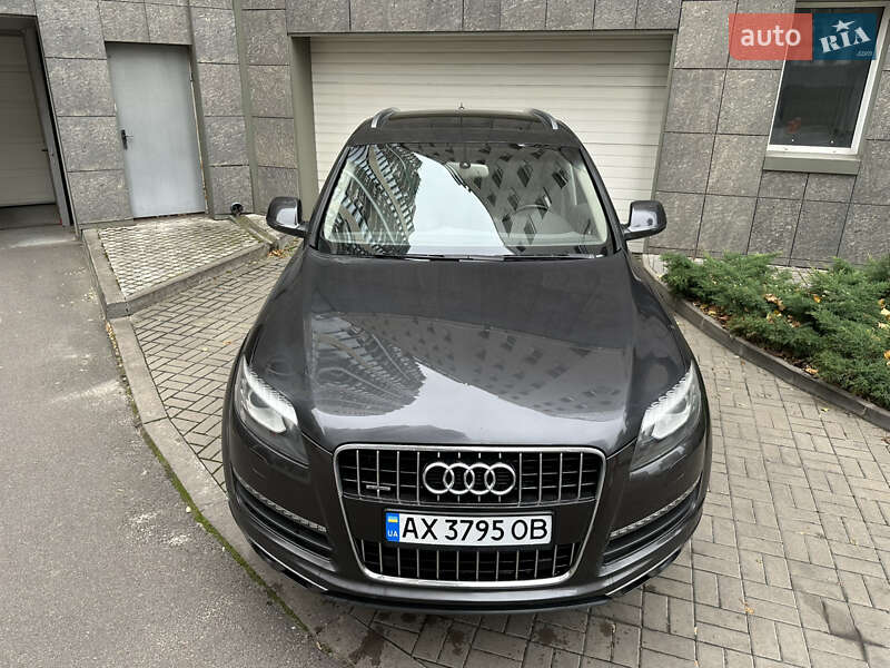 Внедорожник / Кроссовер Audi Q7 2015 в Киеве