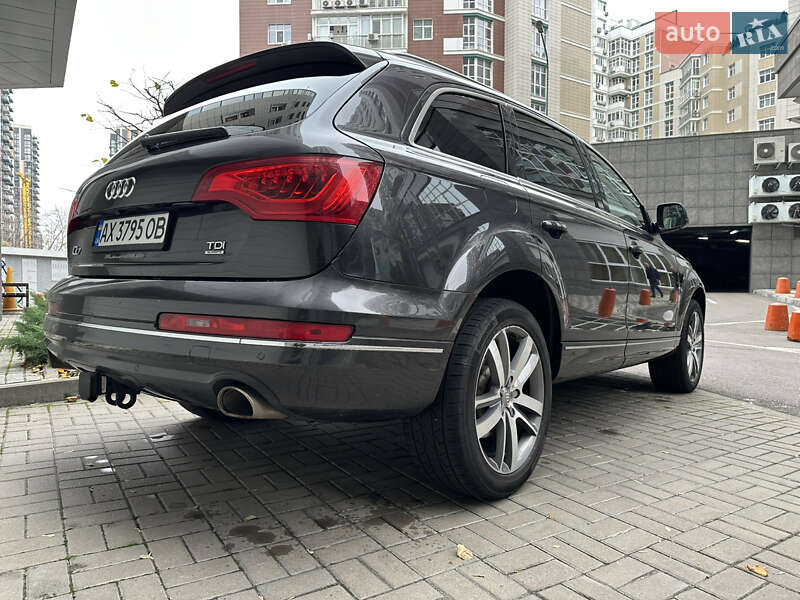 Внедорожник / Кроссовер Audi Q7 2015 в Киеве