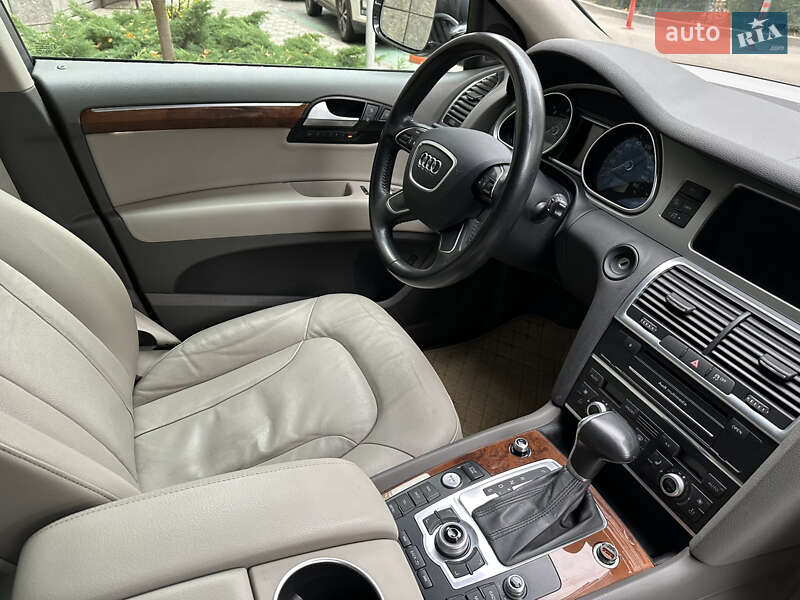 Внедорожник / Кроссовер Audi Q7 2015 в Киеве