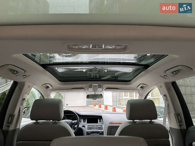 Внедорожник / Кроссовер Audi Q7 2015 в Киеве