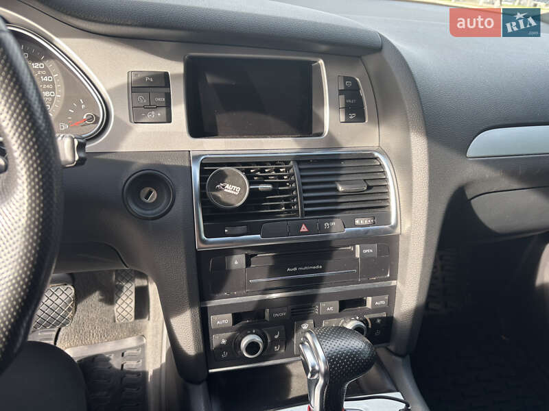 Позашляховик / Кросовер Audi Q7 2013 в Києві