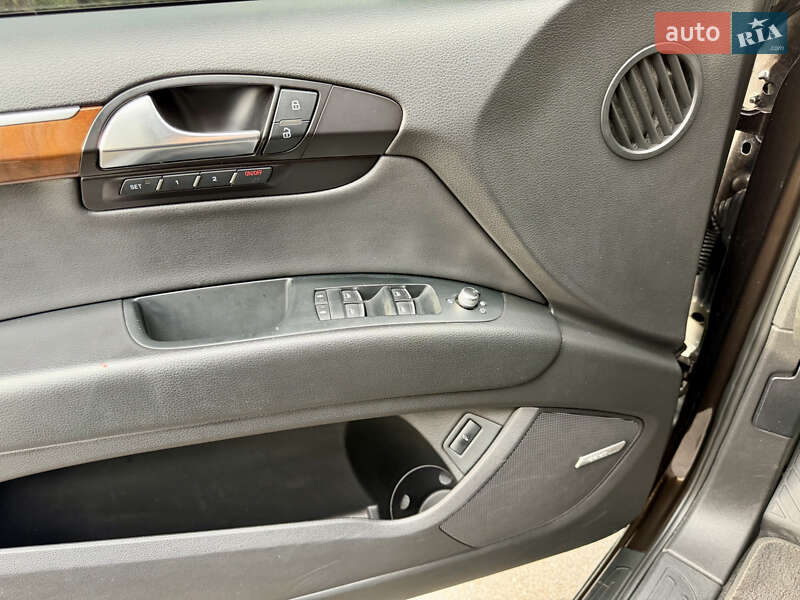 Позашляховик / Кросовер Audi Q7 2012 в Львові