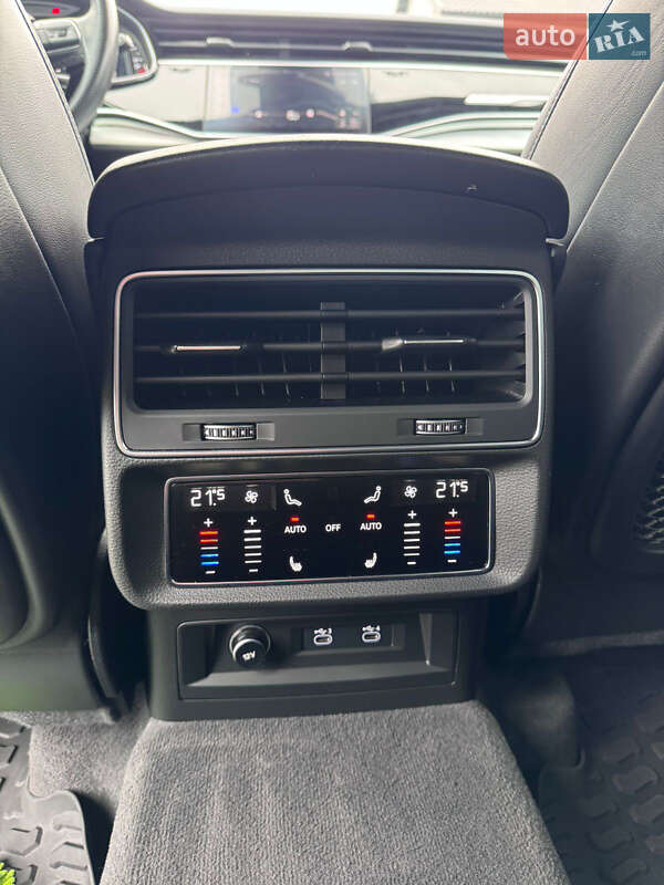 Позашляховик / Кросовер Audi Q7 2022 в Тячеві