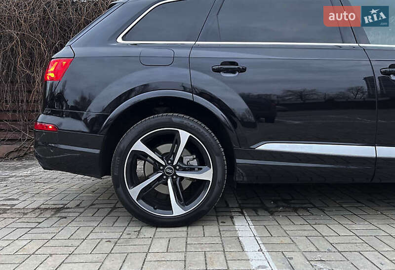 Позашляховик / Кросовер Audi Q7 2018 в Києві фото 33 Позашляховик / Кросовер Audi Q7 2018 в Києві