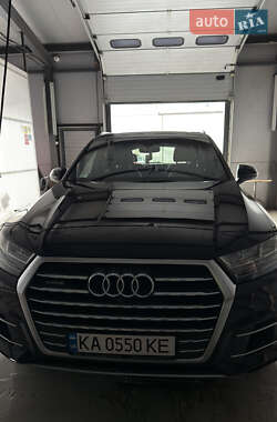Позашляховик / Кросовер Audi Q7 2016 в Києві