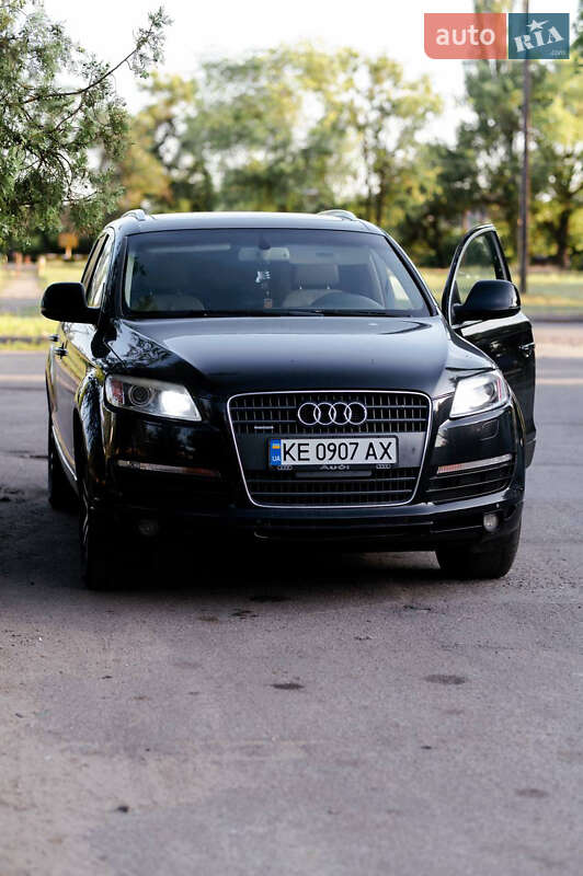 Позашляховик / Кросовер Audi Q7 2007 в Дніпрі