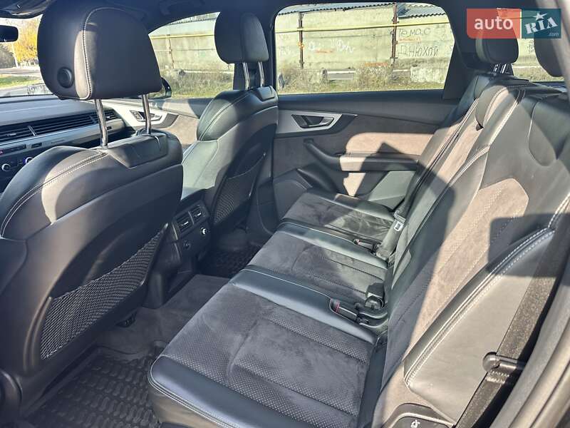 Внедорожник / Кроссовер Audi Q7 2018 в Днепре