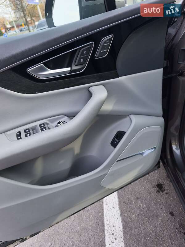 Внедорожник / Кроссовер Audi Q7 2018 в Днепре