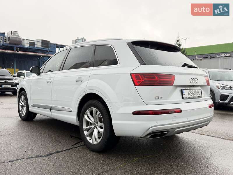 Внедорожник / Кроссовер Audi Q7 2016 в Киеве