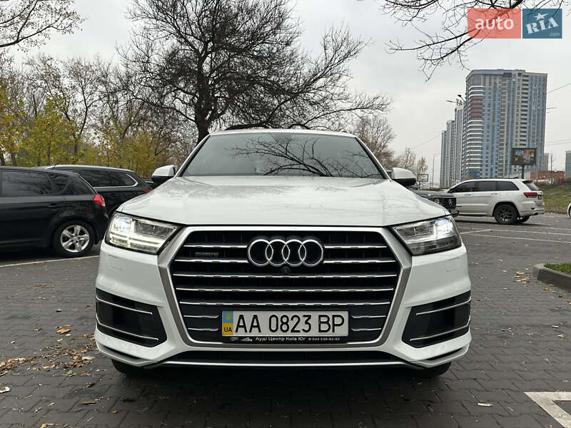 Внедорожник / Кроссовер Audi Q7 2017 в Киеве