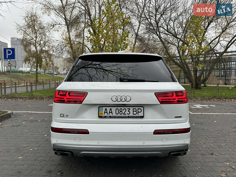 Внедорожник / Кроссовер Audi Q7 2017 в Киеве