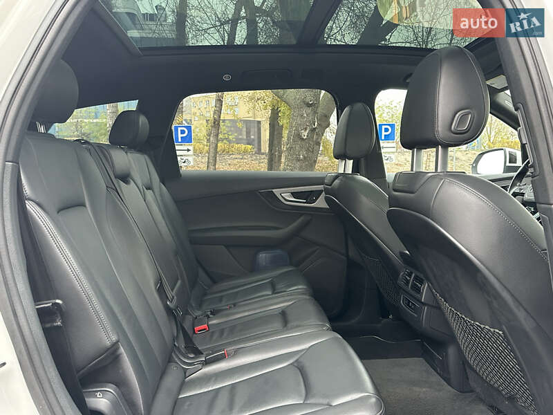 Внедорожник / Кроссовер Audi Q7 2017 в Киеве
