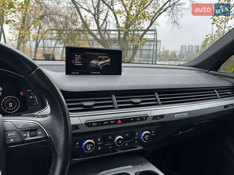 Внедорожник / Кроссовер Audi Q7 2017 в Киеве