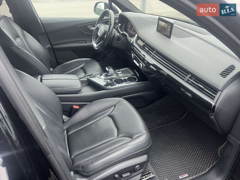 Внедорожник / Кроссовер Audi Q7 2016 в Киеве