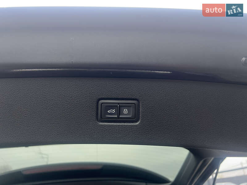 Внедорожник / Кроссовер Audi Q7 2016 в Киеве