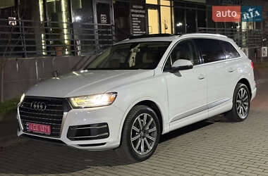 Внедорожник / Кроссовер Audi Q7 2017 в Новояворовске