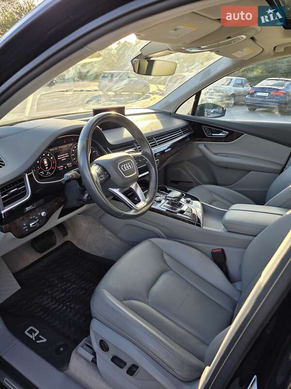 Внедорожник / Кроссовер Audi Q7 2017 в Запорожье