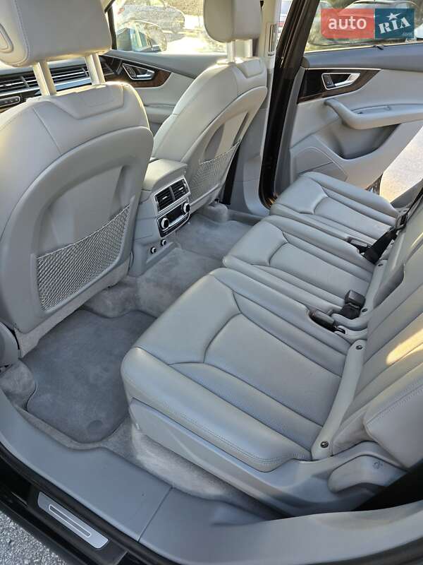 Внедорожник / Кроссовер Audi Q7 2017 в Запорожье