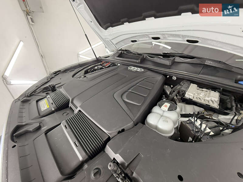 Внедорожник / Кроссовер Audi Q7 2018 в Трускавце