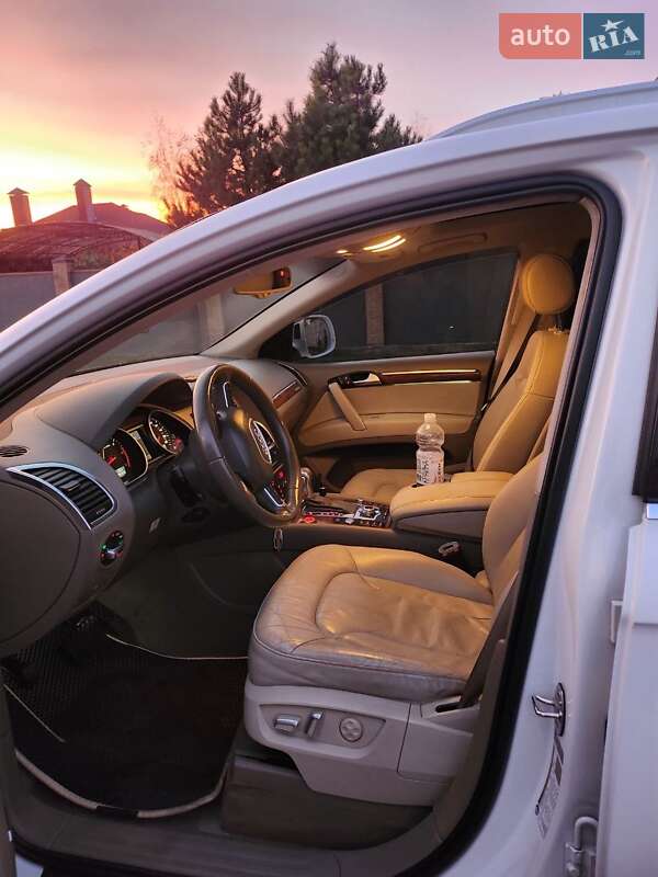 Позашляховик / Кросовер Audi Q7 2013 в Дніпрі