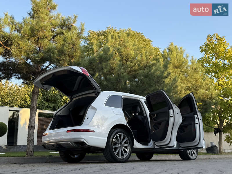 Позашляховик / Кросовер Audi Q7 2018 в Одесі