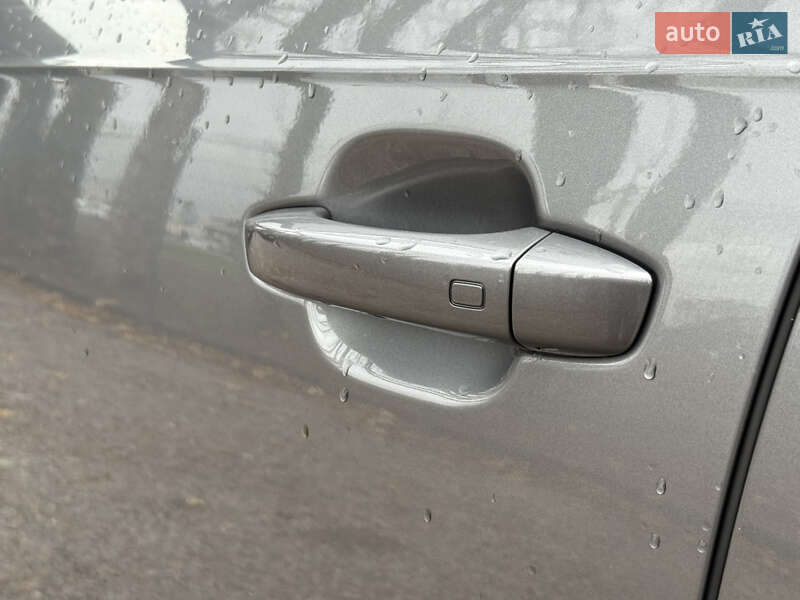 Позашляховик / Кросовер Audi Q7 2016 в Стрию