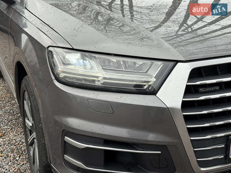 Позашляховик / Кросовер Audi Q7 2016 в Стрию
