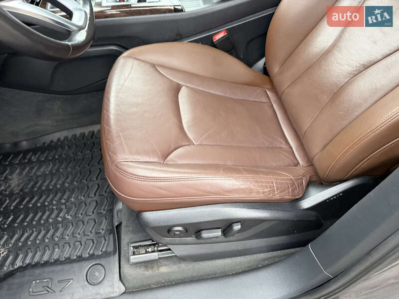 Позашляховик / Кросовер Audi Q7 2016 в Стрию