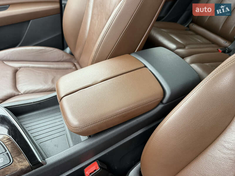 Позашляховик / Кросовер Audi Q7 2016 в Стрию